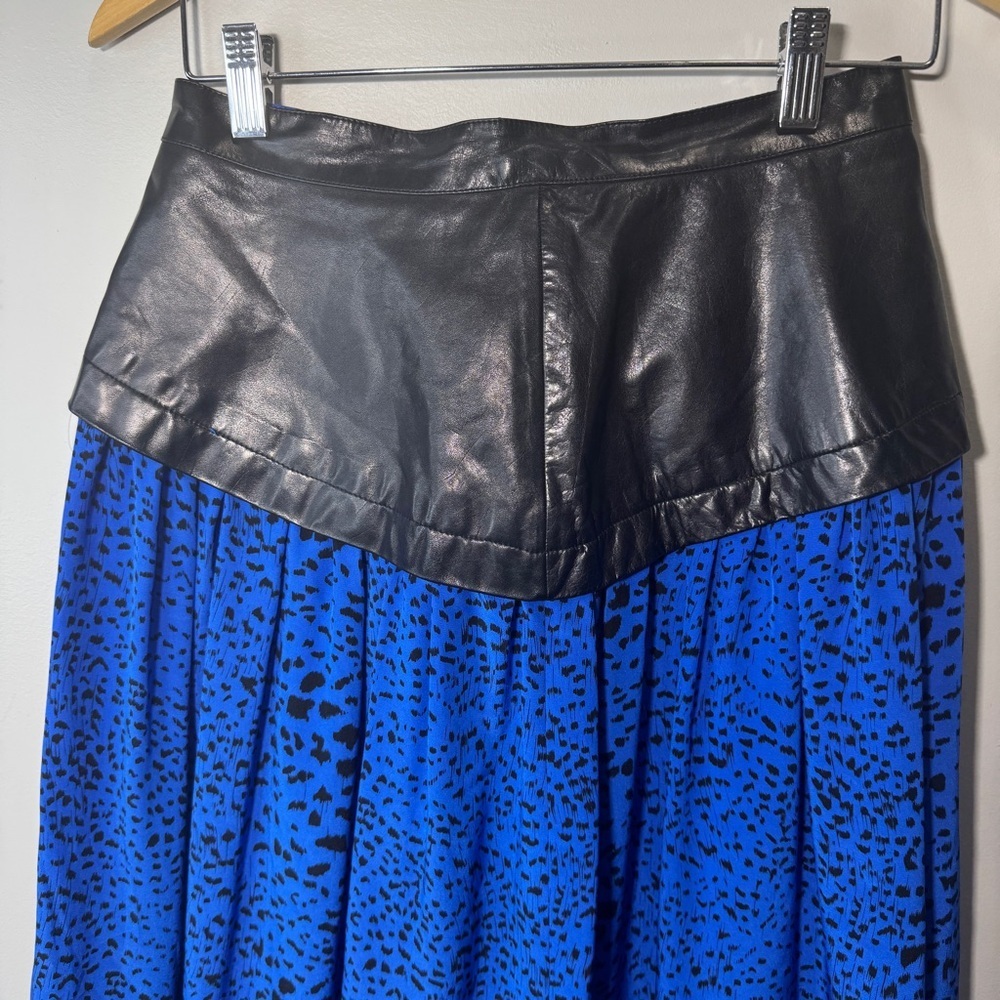 Vintage 80's Blue Silk Midi Skirt Leather Waist Size 10 - Picture 7 of 10